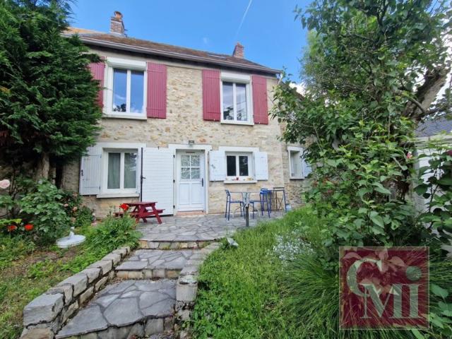 Charmante maison ancienne avec jardin au calme et sans vis à vis
