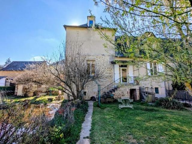 Charmante maison ancienne à Cougousse moins de 20 min de Rodez et à 5 min de Marcillac Vallon