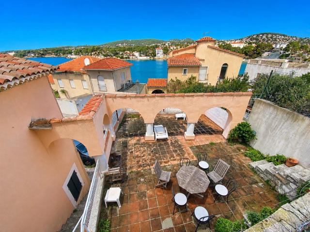 Charmante maison ancienne à Bandol 150m² Bandol
