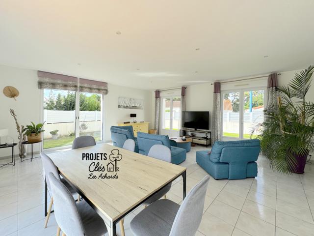 Charmante maison contemporaine à Vairé, proche des commerces