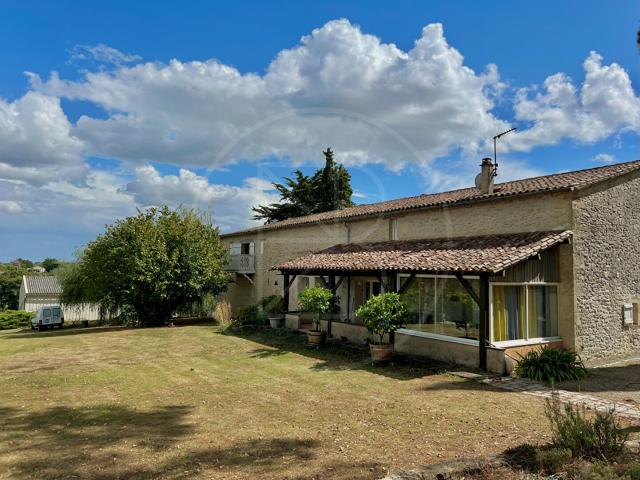 Charmante maison dans un environnement paisible 282m² Monségur