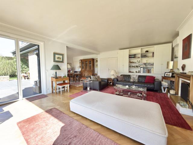Charmante maison d'architecte individuelle avec jardin paysa. 207m² Cysoing