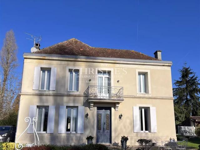 Charmante maison de maître au style girondine, proche de Lib. 250m² Libourne