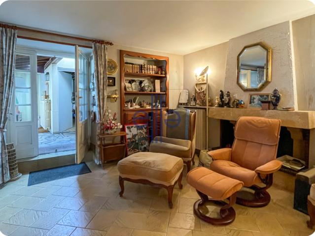 Charmante maison de bourg à rénover avec un potentiel except