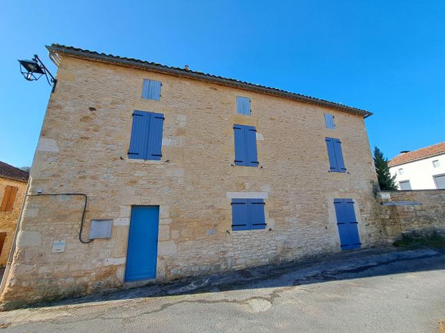 Charmante maison de bourg 3 pièces en pierre à louer