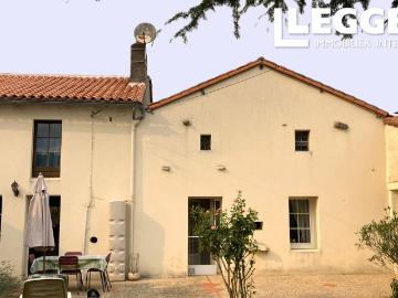 Charmante maison de campagne avec 3 chambres, studio avec 1 chambre, grange et un grand jardin