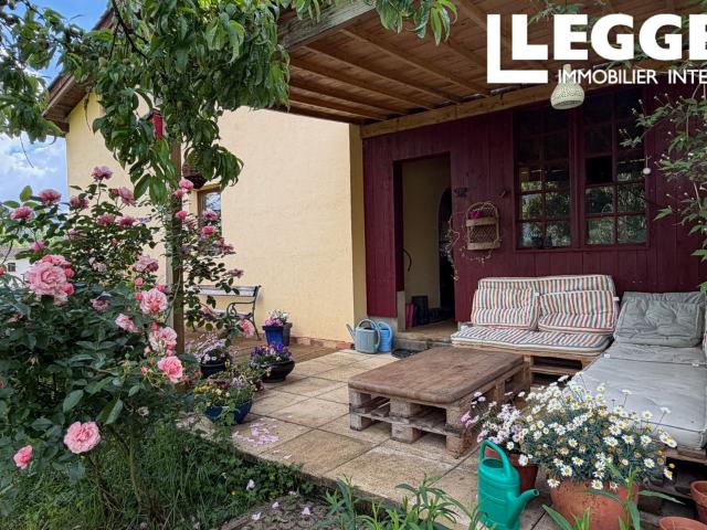 Charmante maison de campagne avec superbe vue dégagée, endroit très calme sur un terrain de 4000m2 arborer