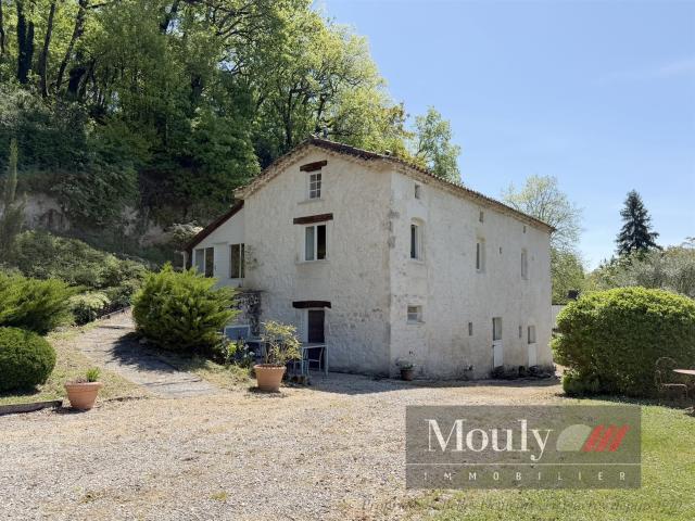 Charmante Maison De Campagne Avec Vues Dominantes Et Coucher. 120m² Tréjouls