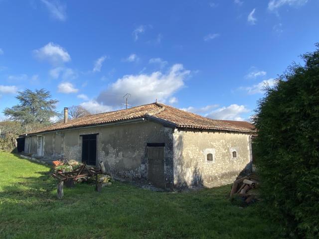 Charmante Maison de Campagne à Vendre à 35 minutes de Bordea. 75m² Chatenet