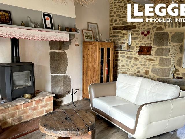 Charmante maison de campagne en pierre avec vaste jardin et vue imprenable