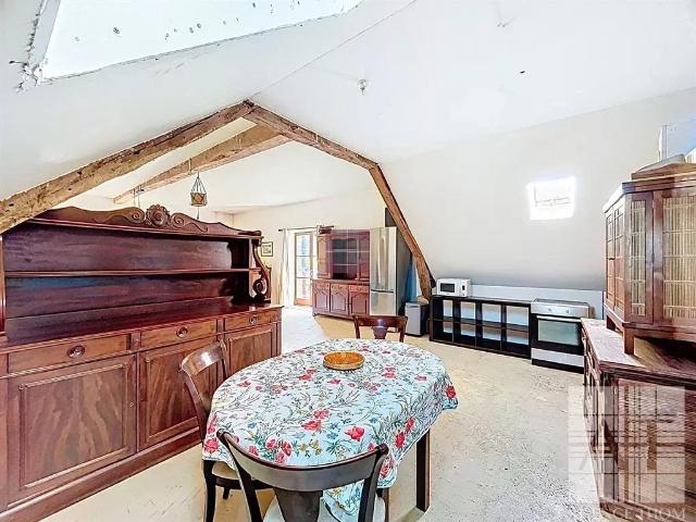 Charmante maison de campagne en pierres avec dépendances