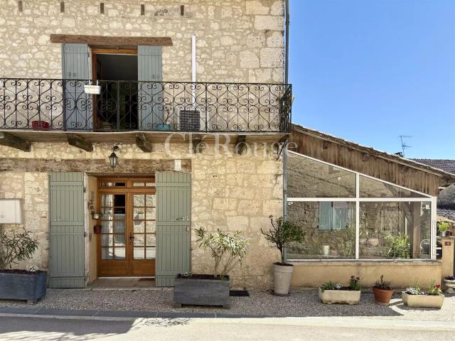Charmante maison de campagne proche d’Issigeac avec beaux vo. 331m² Issigeac