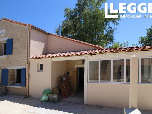 Charmante maison en pierre rénovée avec jardin – cadre paisible à deux pas des commodités