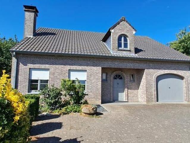 Charmante maison de campagne 4 ch. Jardin fleuri Garage
