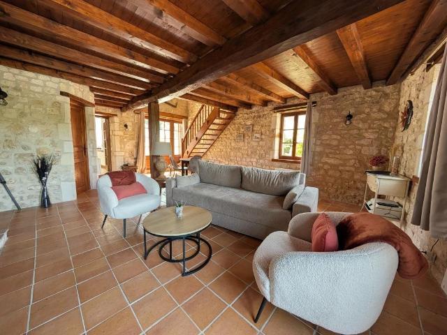 Charmante maison de caractère de 126m2, 5 pièces avec piscin. 126m² Champagne