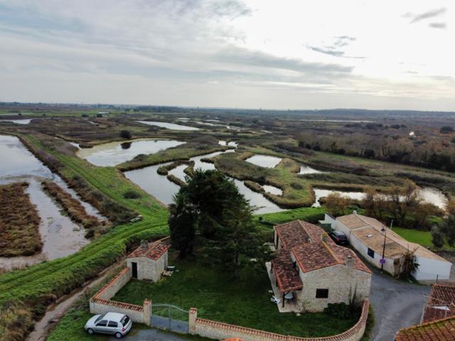 Charmante Maison de pays en pierre de taille avec vue sur le