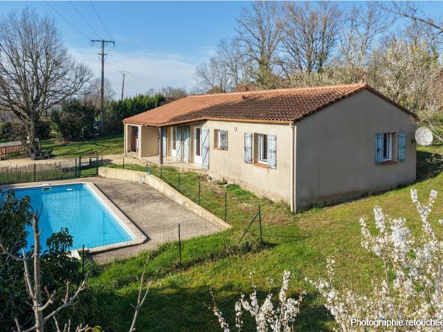 Charmante maison de plain pied avec piscine et vue campagne. 80m² Cazals
