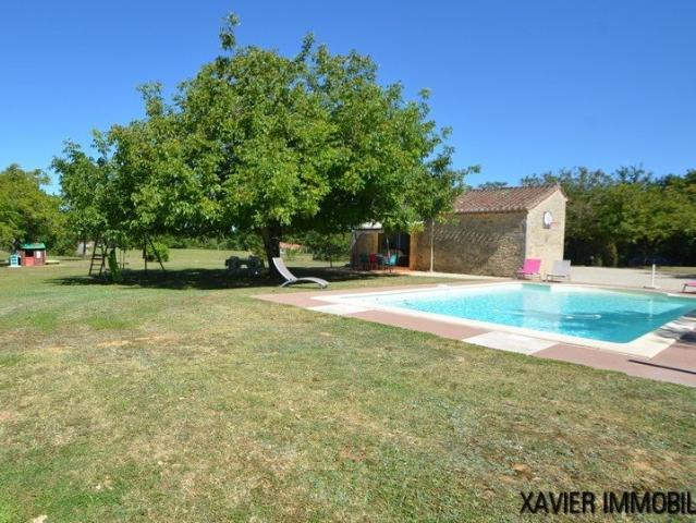 Charmante maison de plain pied avec piscine sur un terrain d. 98m² Mauroux