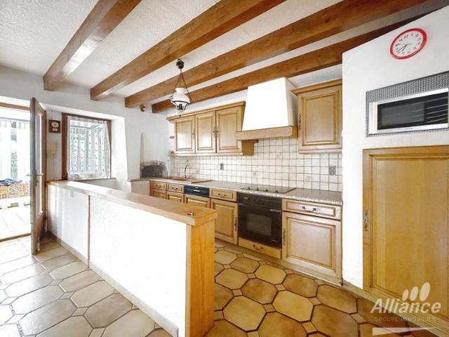 CHARMANTE MAISON DE STYLE ANCIENNE FERME 135 M2 DEUX GARAG