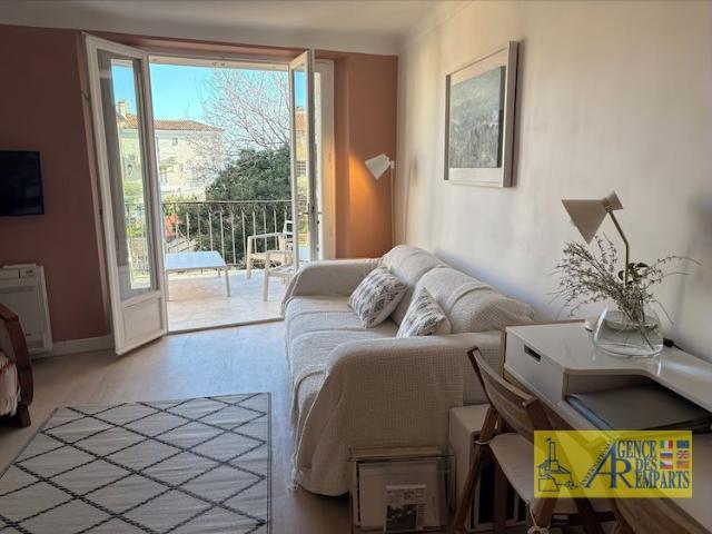 Charmante maison de village au cœur du Vieil Antibes 68m² Antibes