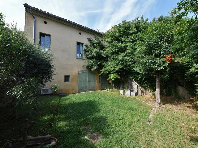 Charmante maison de village avec terrasse et jardin