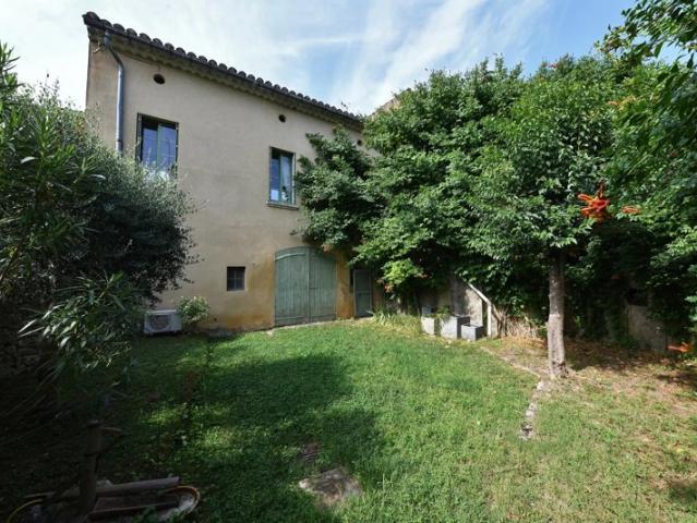 Charmante maison de village avec terrasse et jardin