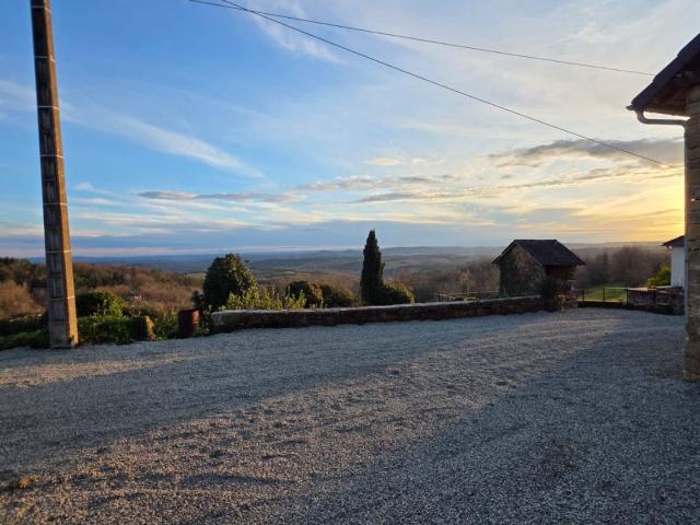 Charmante maison de village avec ces 2 belles granges 88m² Lascaux