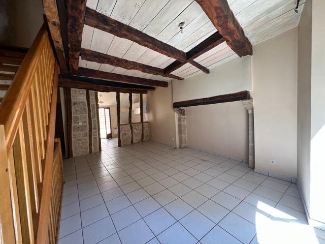 Charmante maison de village avec cour et garage 65m² Caylus