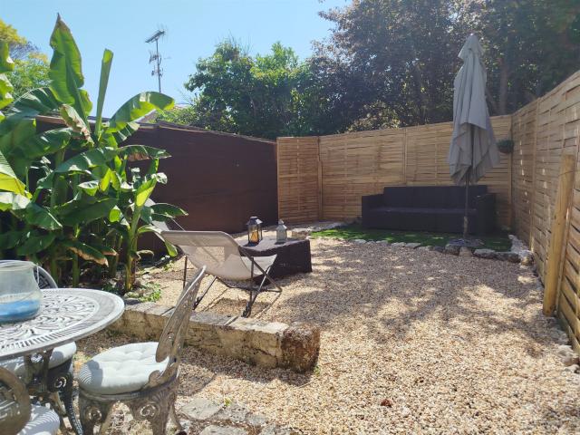 Charmante maison de village avec cour extérieure 24240 Sig. 48m² Sigoulès et Flaugeac
