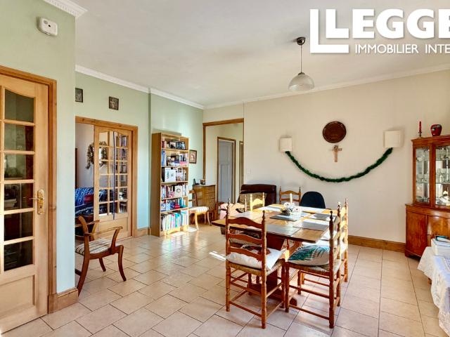 Charmante maison de village avec grand garage et piscine – Vinça