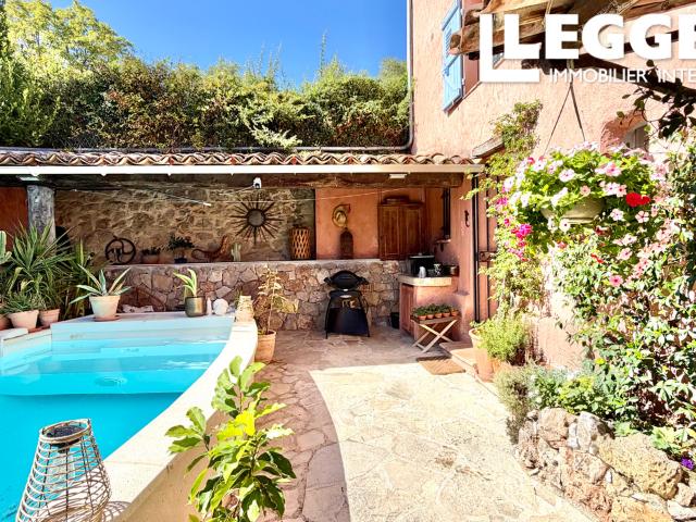 Charmante maison de village avec jardin, piscine et vue mer – Spéracèdes
