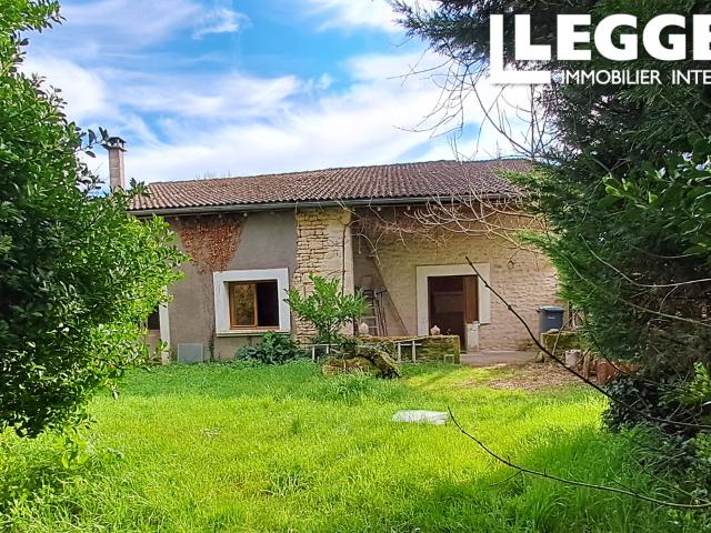 Charmante maison de village avec jardin, terrain supplémentaire et potentiel pour chambres dans les combles
