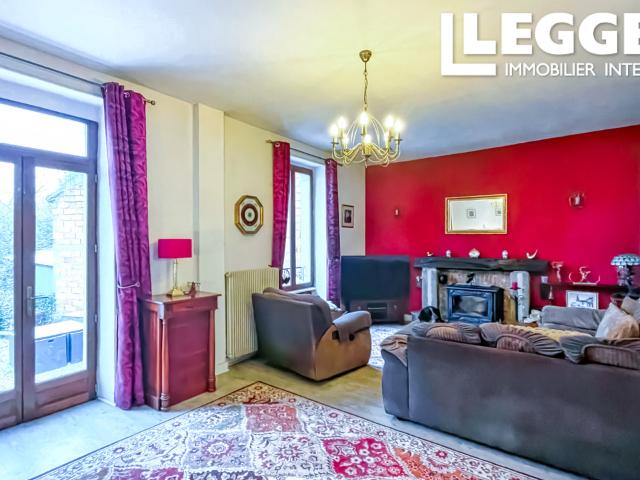 Charmante maison de village de 3 chambres, rénovée avec goût avec garage et jardin attenant