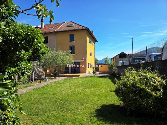 Charmante maison de village de 130 m² habitable avec jardin arboré