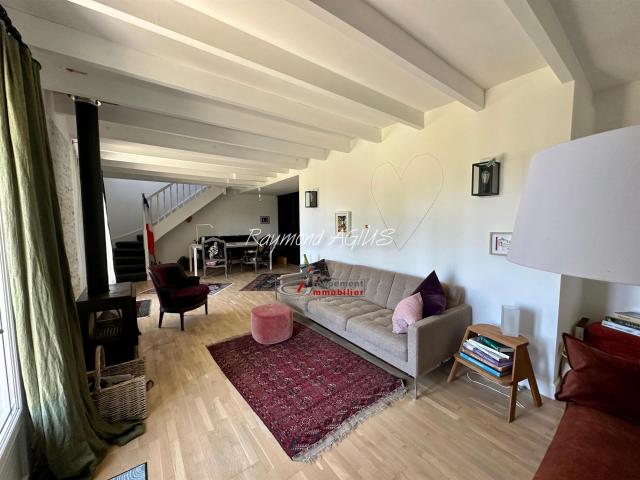 Charmante maison de village de 2 chambres avec des vues magn. 96m² Gensac