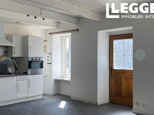 Charmante Maison de Village de Trois Chambres au Cœur du Bourg