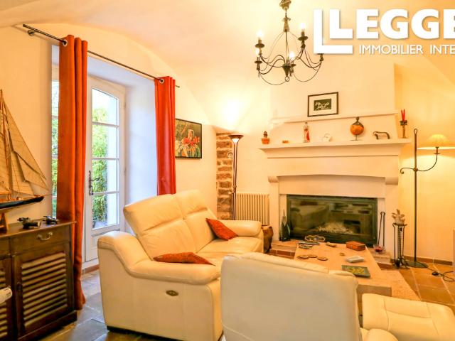 Charmante maison de village du XIIᵉ siècle avec jardin privé et piscine entre Nîmes et Montpellier
