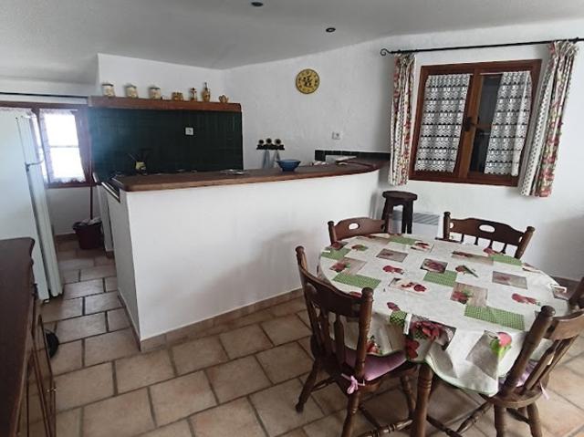 Charmante maison de village en pierre apparente