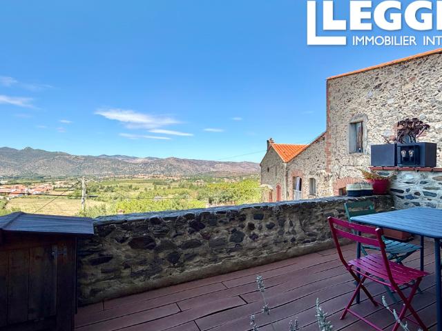 Charmante maison de village en pierre de 2 chambres avec terrasse et vues sur les montagnes