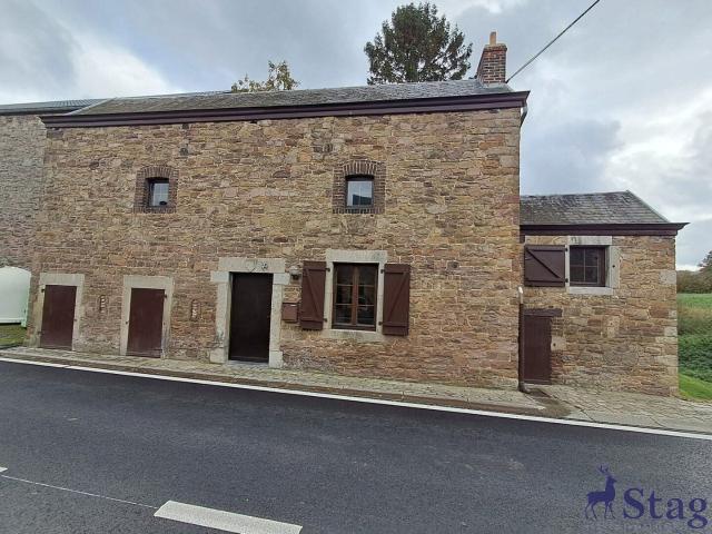 Charmante maison de village en pierre, 1chambre avec jardin