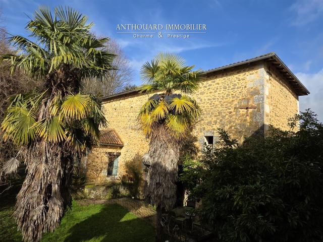 Charmante maison de village rénovée 553m² Nontron