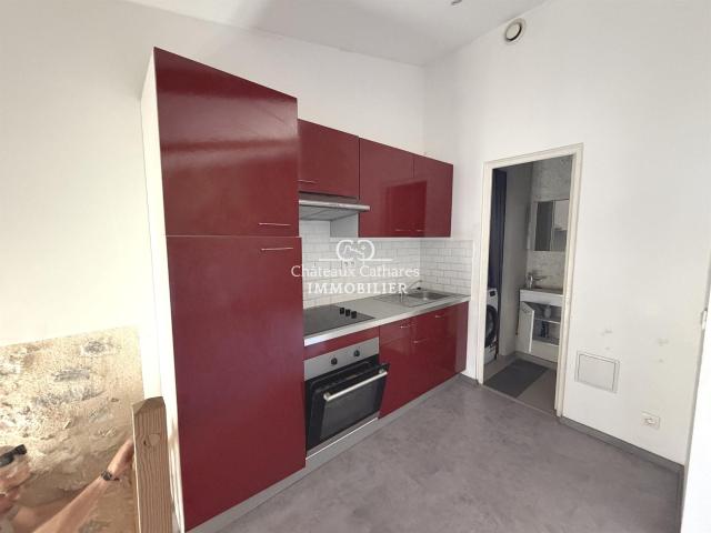 Charmante maison de village rénovée avec vue sur le château. 49m² Cucugnan