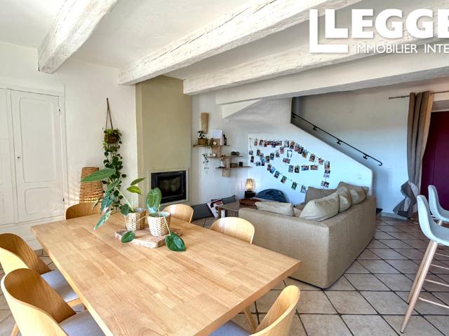 Charmante maison de village restaurée, située au cœur de Callian