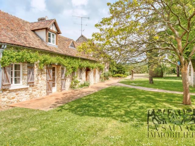 Domaine d’exception en pierre – Élégance et art de vivre aux por