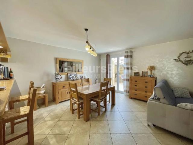 Charmante maison de 130 m2 avec piscine à et garage VIDEO 4K SUR DEMANDE