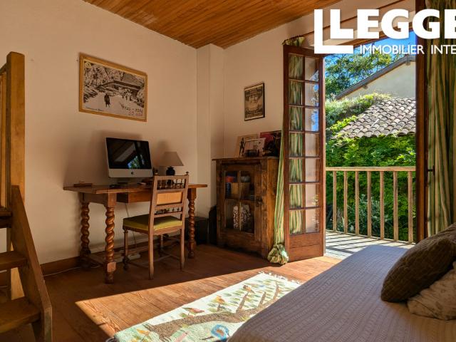 Charmante maison de 3 chambres avec un beau jardin, terrasses et piscine à quelques minutes du Mas d'Azil