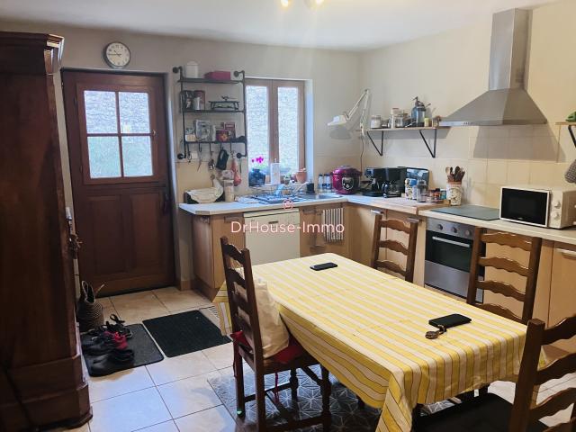 Charmante maison de 3 pièces avec terrasse et garage à CRAON