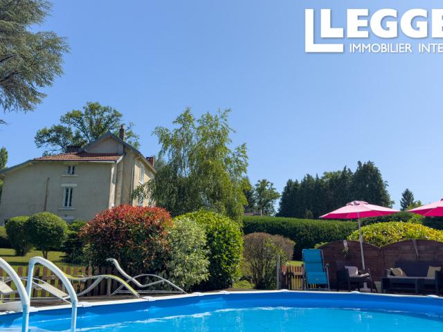 Charmante maison de 4 chambres avec grange, piscine et jardin bien entretenu