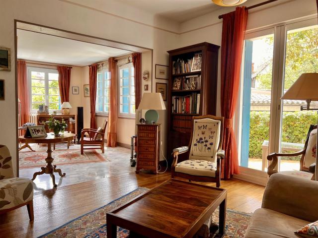 Charmante maison des années 1950 avec jardin et terrasse 171m² Carcassonne