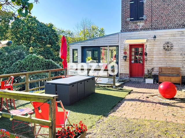 Charmante maison en briques surplombant la vallée !